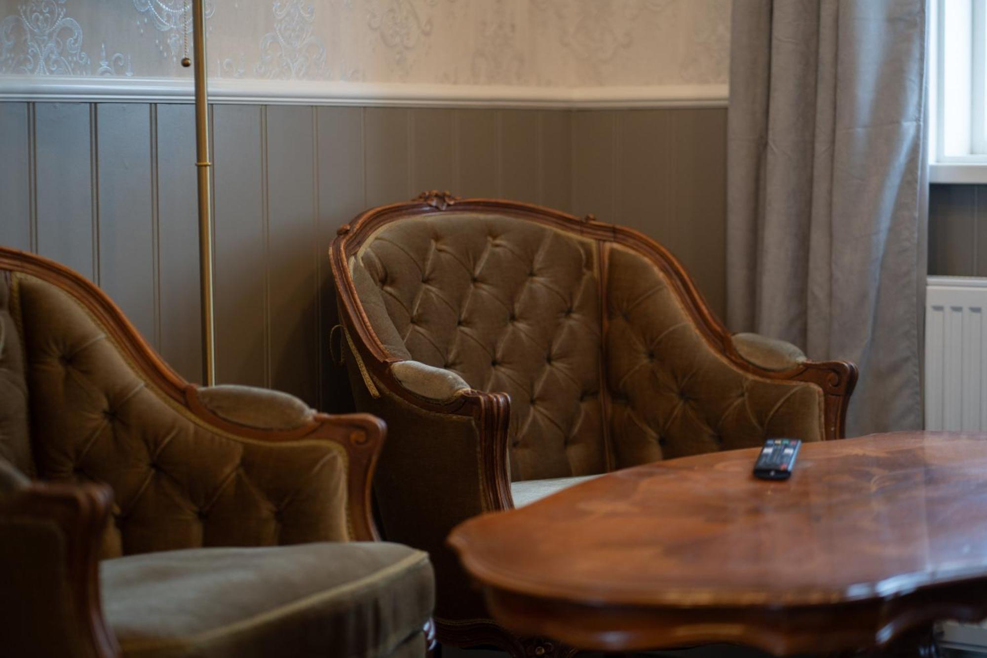 Hotel Bloenduos เบลินดือออส ภายนอก รูปภาพ